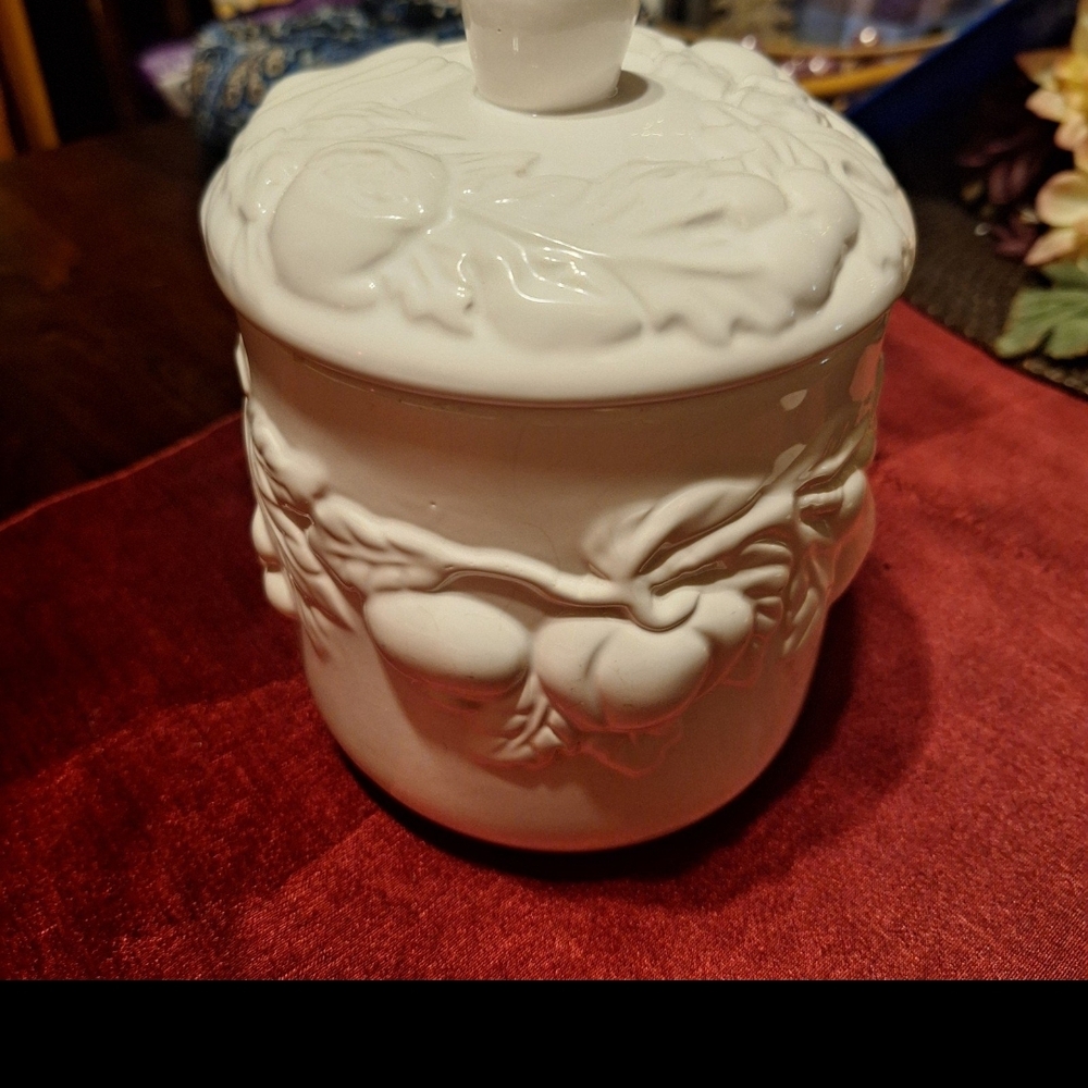 Vintage Tabletops Gallery "Nature Embossed" Discontinued Replacement Canister